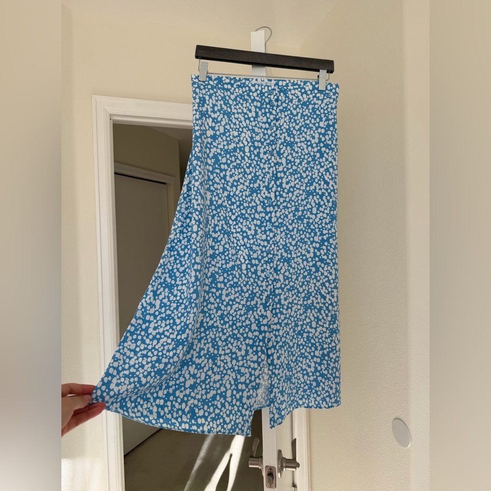 Primark Cares Blue and White A-Line Midi Skirt. Size 14. 100% Viscose - Picture 4 of 8